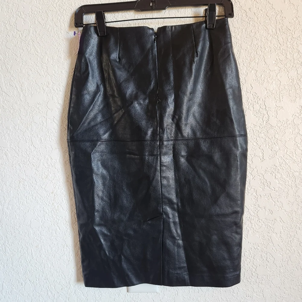 🔥NWOT Faux Leather Pencil Wiggle Skirt Vegan Size 2P - Picture 4 of 10